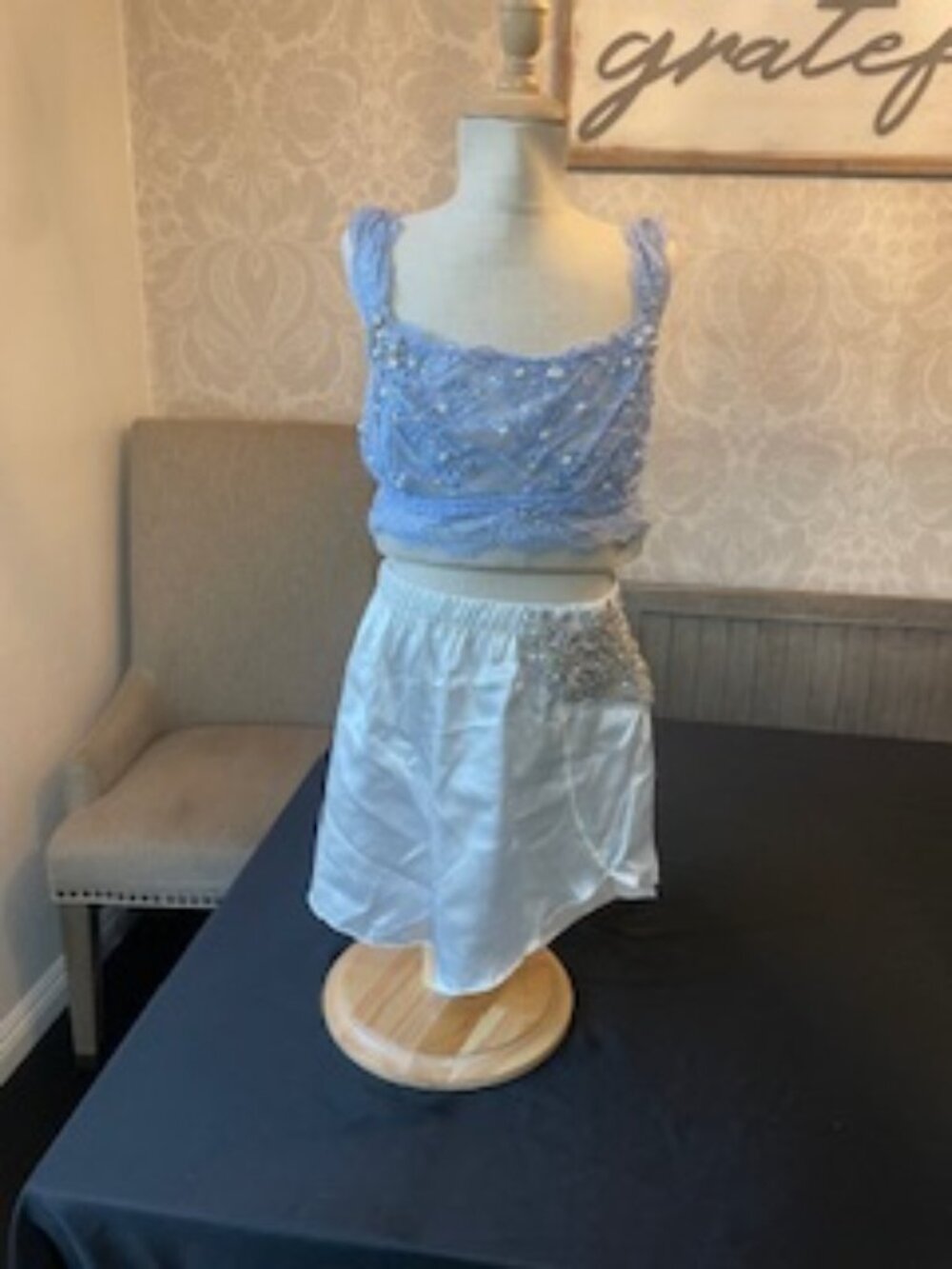 ✨ PRE-LOVED DANCE COSTUME ✨